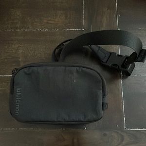 Lululemon Belt Bag Mini